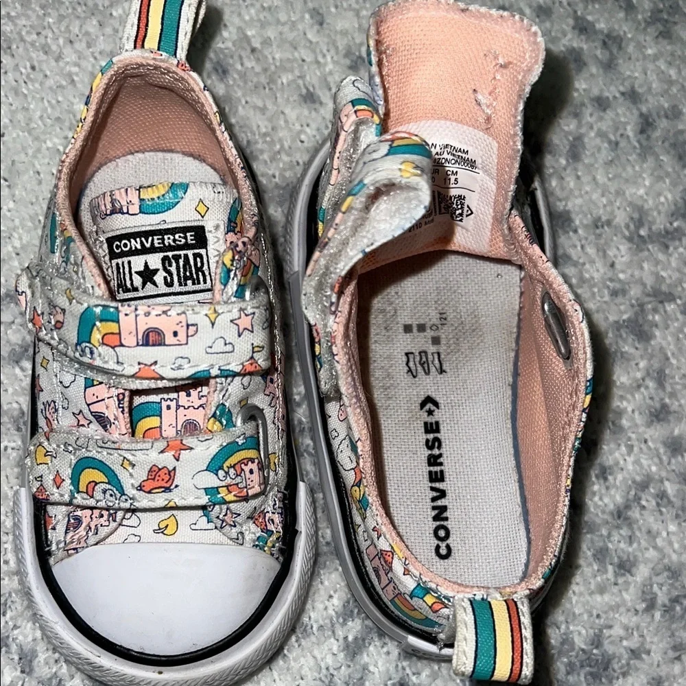 Converse Chuck Taylor All Star Rainbow Castle 2v Toddler size 4 US